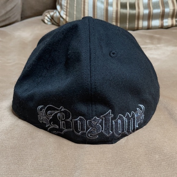 New Era Boston Black Fitted Cap size 7 3/8 - Picture 2 of 3